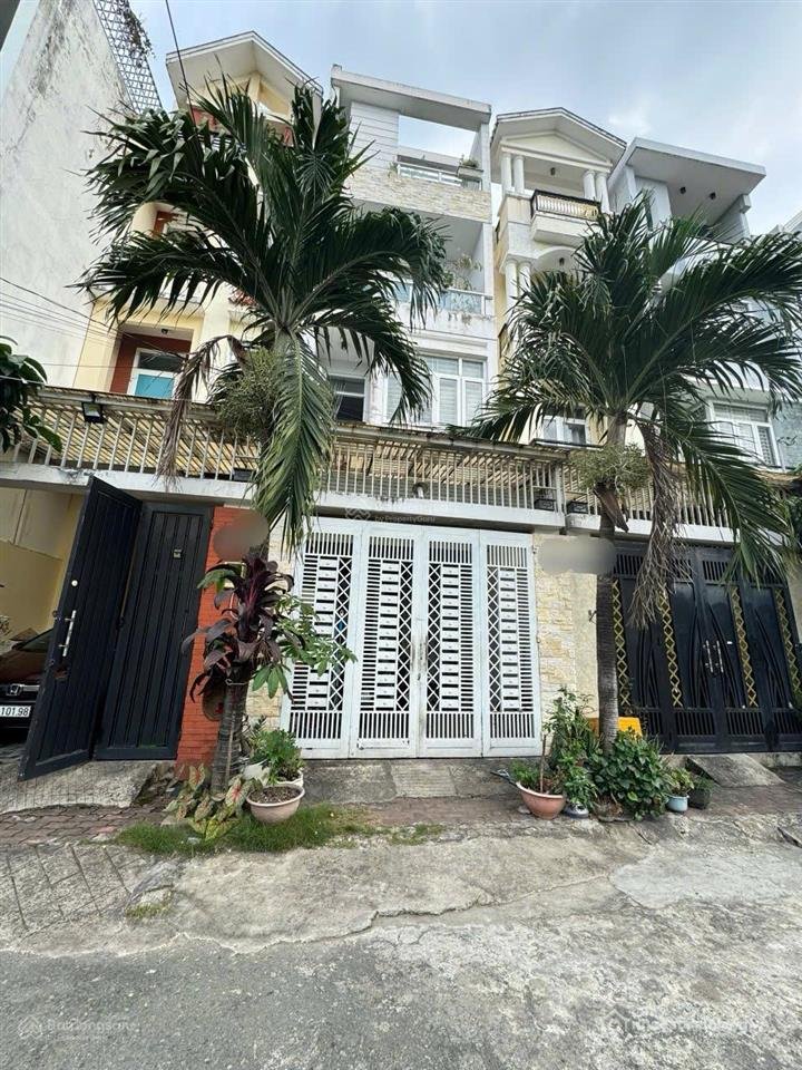 Bán nhà riêng: Bán nhà 3 lầu 4m x 18m đường số 3 cạnh vạn phúc city đường xe hơi