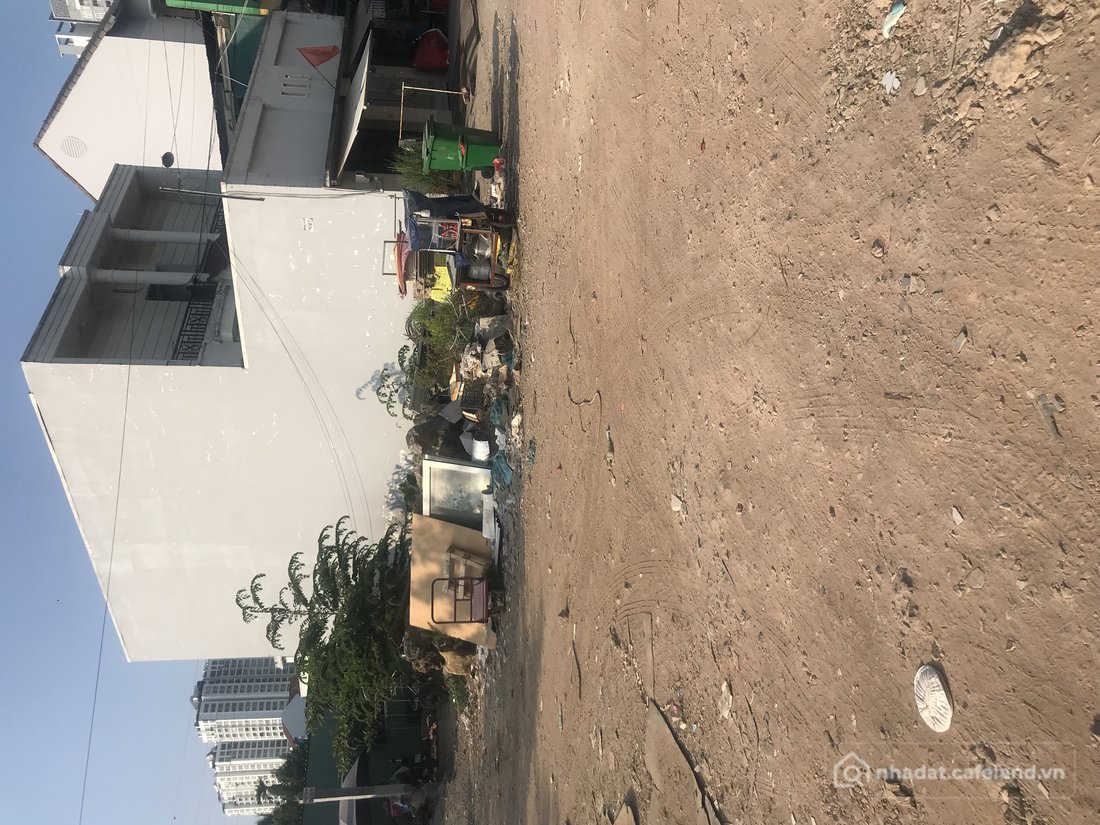 Bán đất thổ cư: Bán lô đất full thổ cư khu dân cư liền kề Phú Mỹ Hưng.