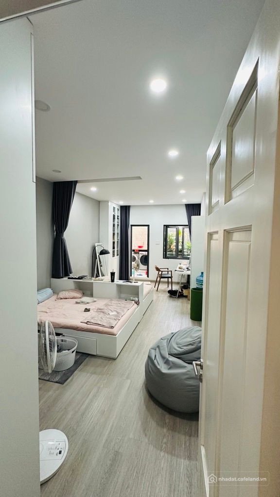 Bán nhà riêng: Gần hẻm 1 Hoàng Việt , khách sạn Đệ Nhất, Khu phân lô đắt giá Tân