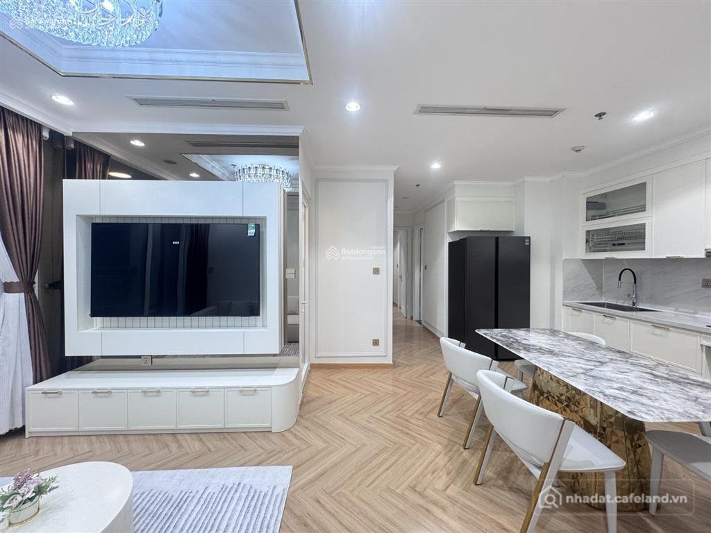 Bán căn hộ chung cư: Bán cc 82m2 tại vinhomes central park, 8,3 tỷ, bình thạnh n