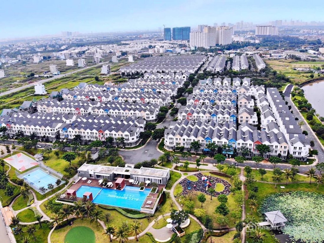 Bán nhà riêng: Bán nhà KDC Park Riverside – Bưng Ông Thoàn, Phú Hữu Q9. Giá 10.5