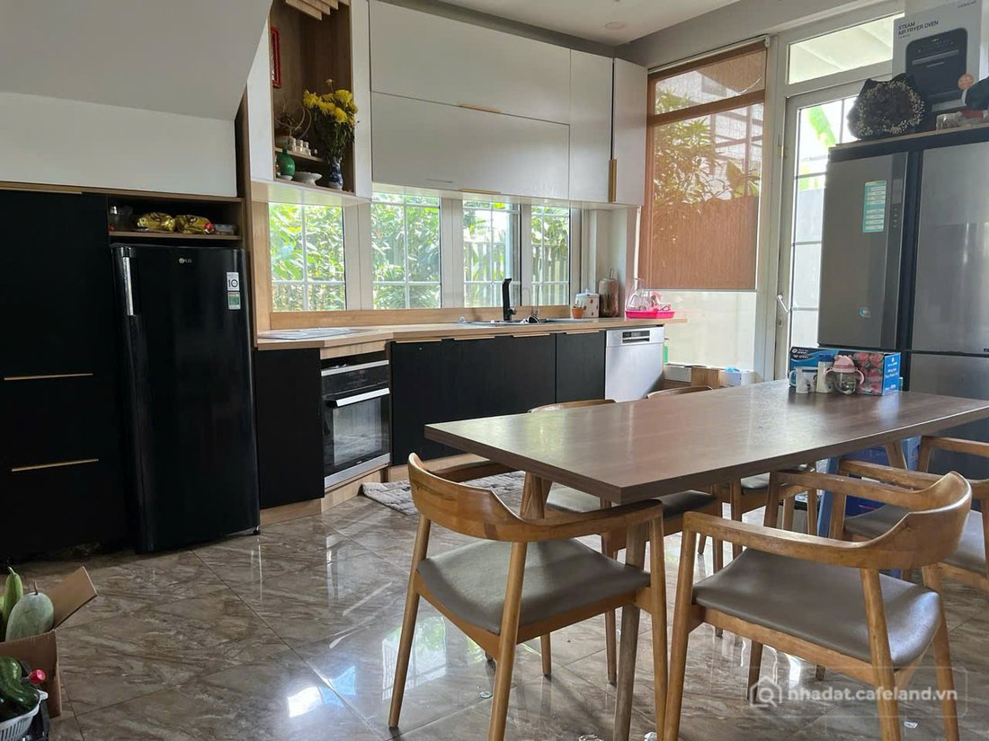 Bán nhà riêng: Biệt thự Liên Phường Topica Garden 10x15 1T3L 4PN 5WC Full NT chỉ