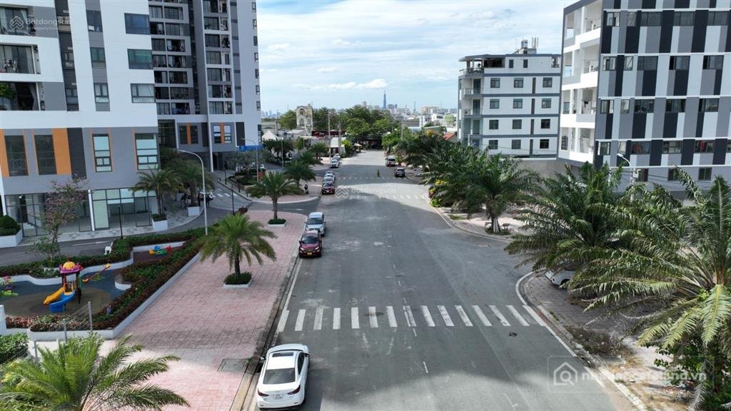 Bán nhà riêng: Bán shophouse 3 tầng, 120m2 vị trí đẹp chung cư ricca quận 9 giá 