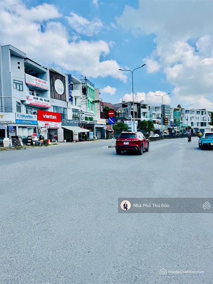 Bán nhà riêng: Mt 4 tầng chdv đường liên phường kdc kiến á gần global city dòng 