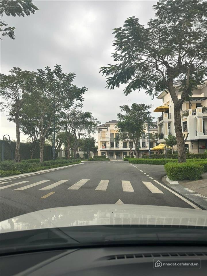 Bán nhà riêng: Bán nhanh căn verosa park 5x19 trục 24m thiết kế 3 tầng giá 15.5 