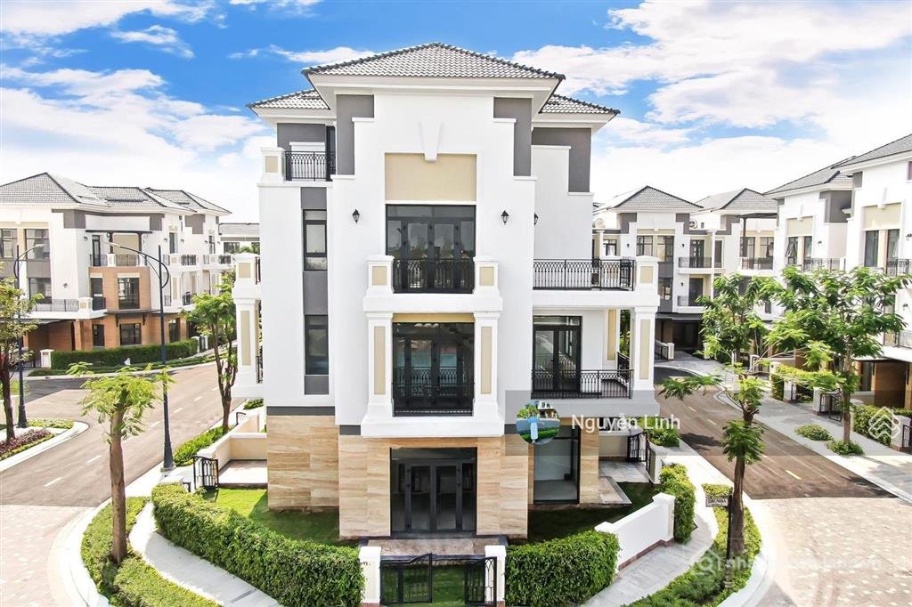 Bán nhà riêng: Biệt thự góc view hồ bơi verosa park khang điền
