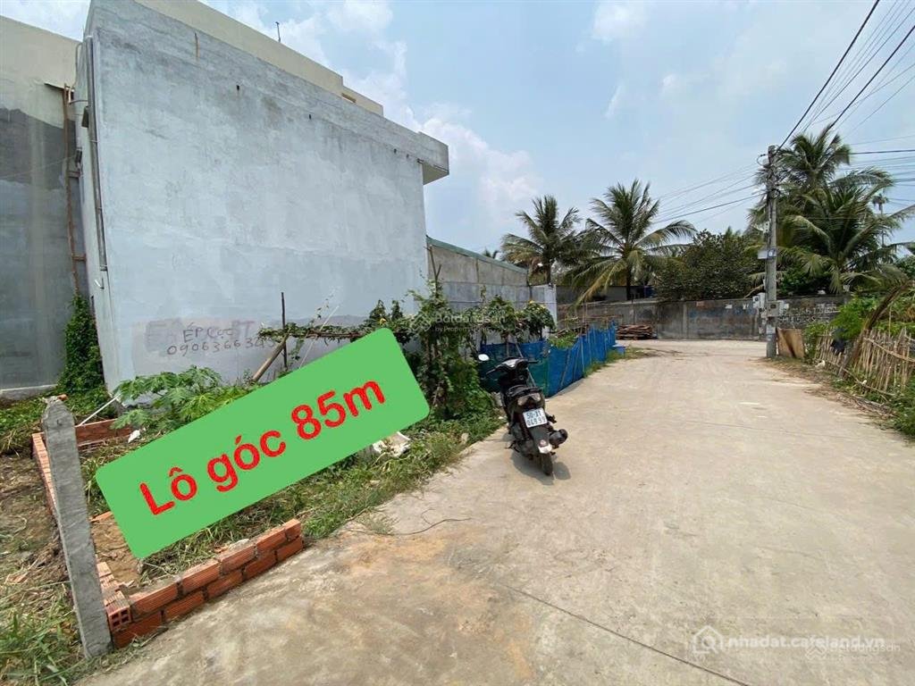 Bán đất thổ cư: Bán lô góc cực đẹp ngay khu dân cư đông kín giáp khu đô thị đông