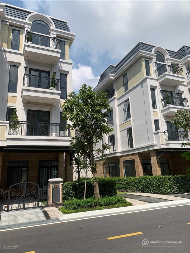 Bán nhà riêng: Chính chủ bán phố the classia khang điền 7x19m. nhà thô. bên hông