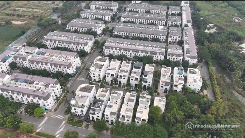 Bán nhà riêng: Cần bán nhà phố simcity, trục chính nội khu dt 5x17.7 trệt 2 lầu 