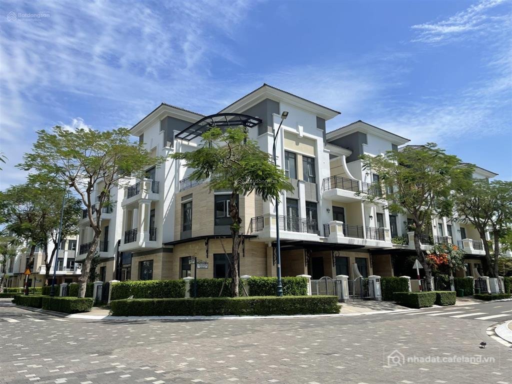 Bán nhà riêng: Bán căn góc view hồ bơi công viên verosa park khang điền