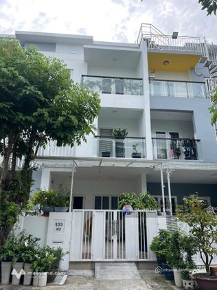 Bán nhà riêng: Bán nhà phố Mega Village Khang Điền - 157m2 sàn - Hoàn thiện chỉn