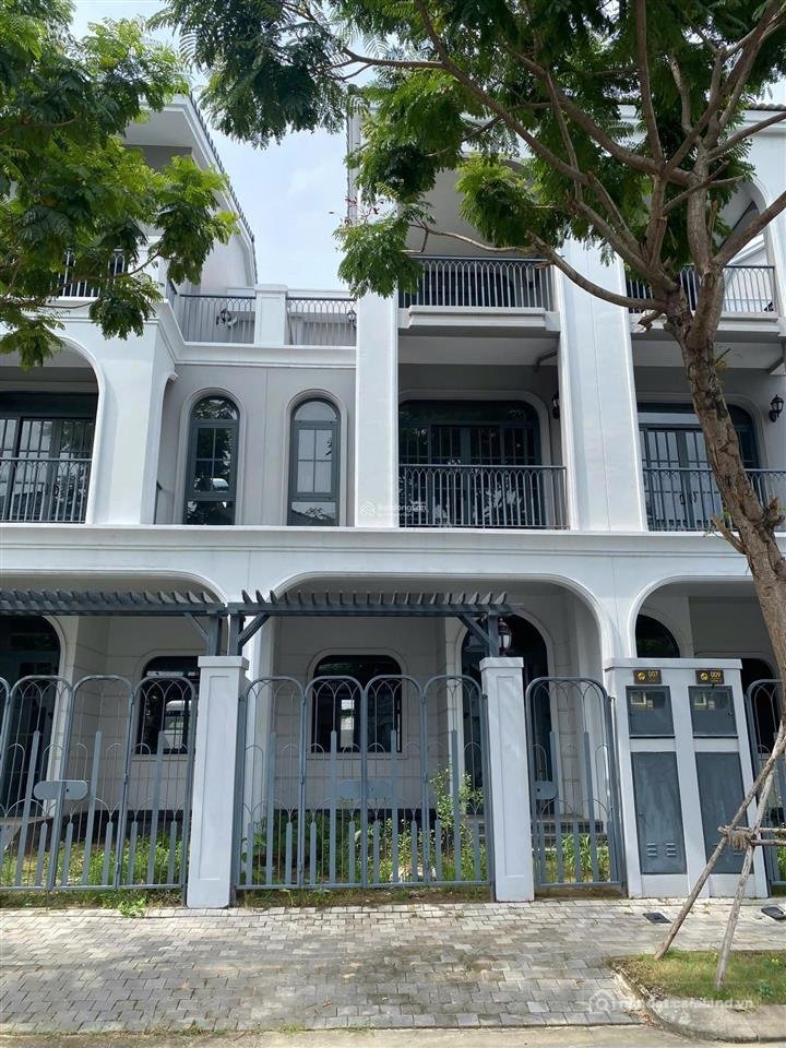 Bán nhà riêng: Tôi cần bán nhanh căn nhà phố palm marina novaland 5x25 125m2 giá