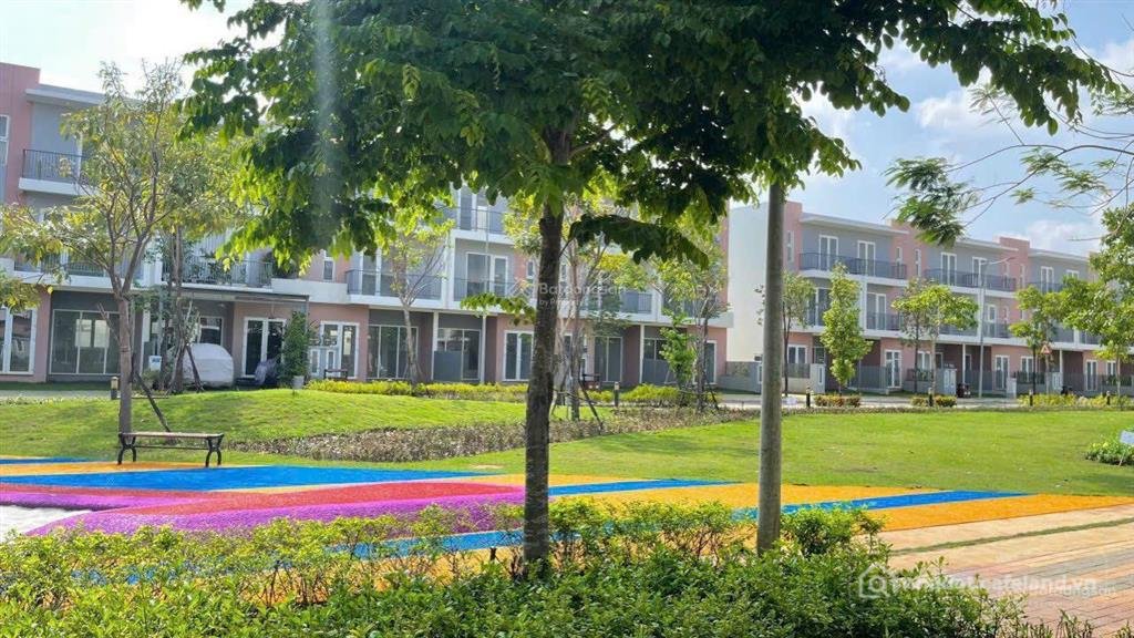 Bán nhà riêng: Bán 1 căn nhà phố view công viên giá 7.4x tỷ 0934 002 ***