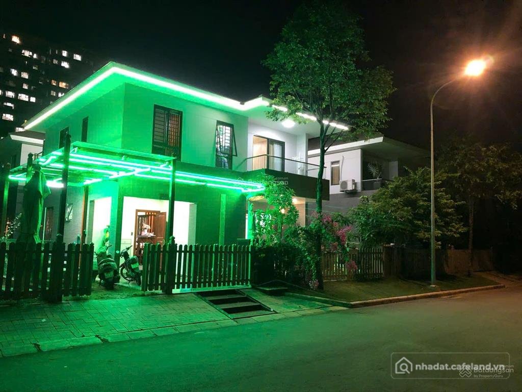 Bán nhà riêng: Chủ định cư bán gấp bt đơn lập 5 pn, 3 mặt sông valora fuji dt 16