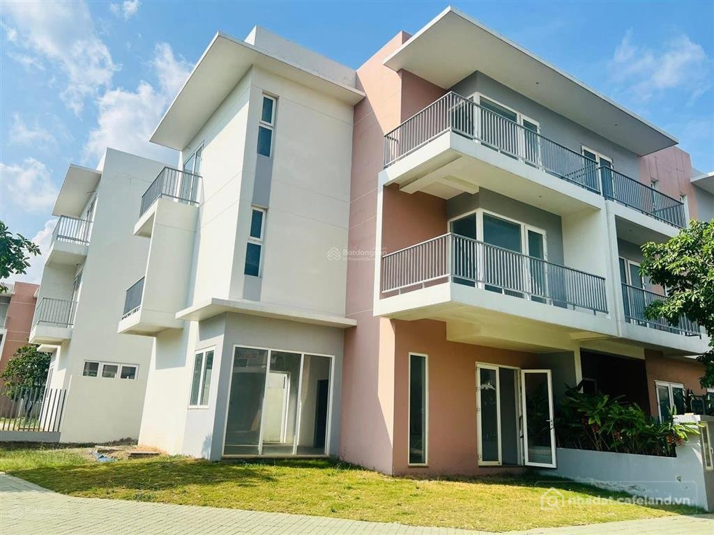 Bán nhà riêng: Kdc phú hữu q9 90m2 view đẹp sổ hồng trao tay duy nhất 1 căn chỉ 