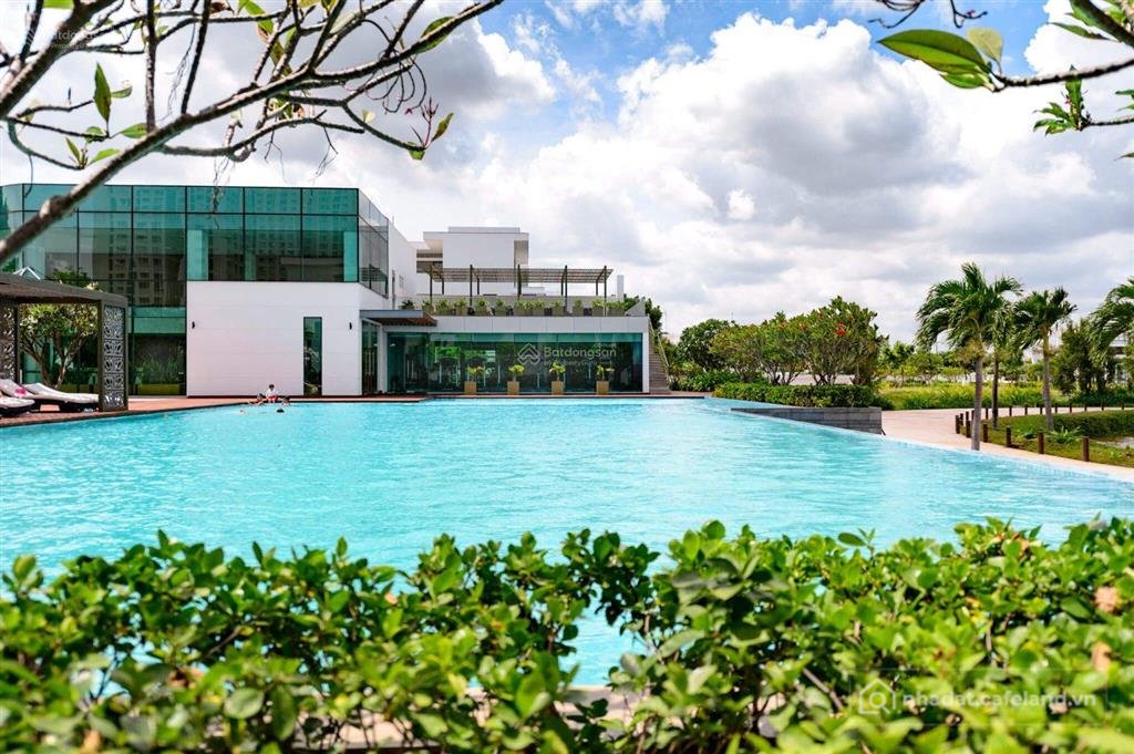 Bán nhà riêng: Biệt thự mặt tiền đường liên phường sát the global city q2