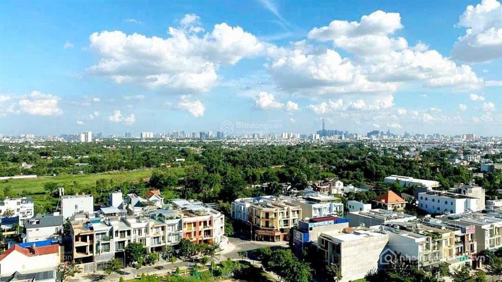 Bán đất thổ cư: Bán đất đường số 12 kdc savico đối điện chung cư sunview town dt