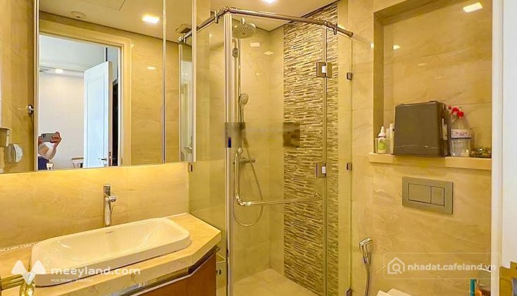 Bán căn hộ chung cư: Bán căn hộ tại Vinhomes Golden River Quận 1 tầng cao tháp A