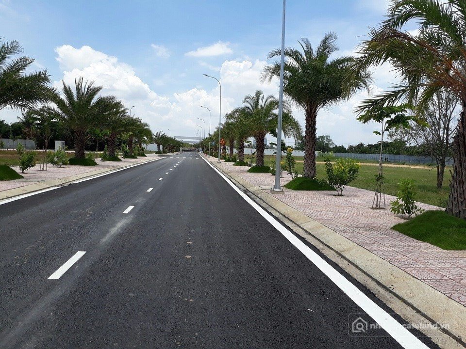 Bán đất thổ cư: Bán đất nền dự án cách sân bay Long Thành 4km, có sổ riêng từng 