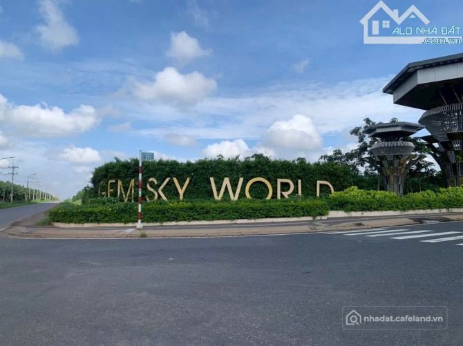Bán đất thổ cư: CẦN THANH LÍ GẤP LÔ ĐẤT TRONG KHU GEM SKY WORLD_100M2 SỔ SẴN_1TY