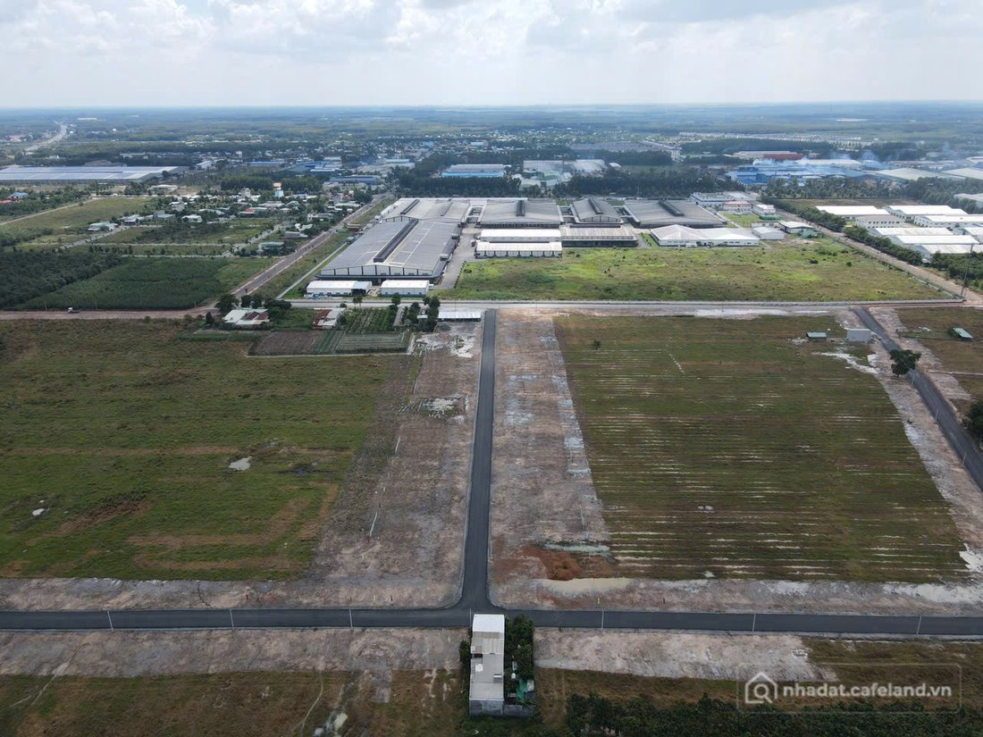 Bán đất thổ cư: Bán đất ngay dự án Diamond City 220m2 1 tỷ 890tr, tại QL13, Xã T