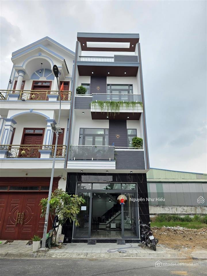 Bán nhà riêng: Giảm 100tr bán nhà mà 5x18,5m kdc the sun city gần vòng xoay an p