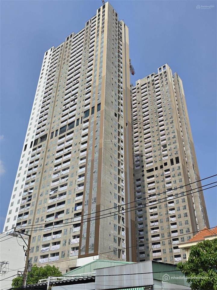 Bán căn hộ chung cư: Chính chủ gửi bán căn 2pn 74m2 a&t sky garden giá rẻ nhất t