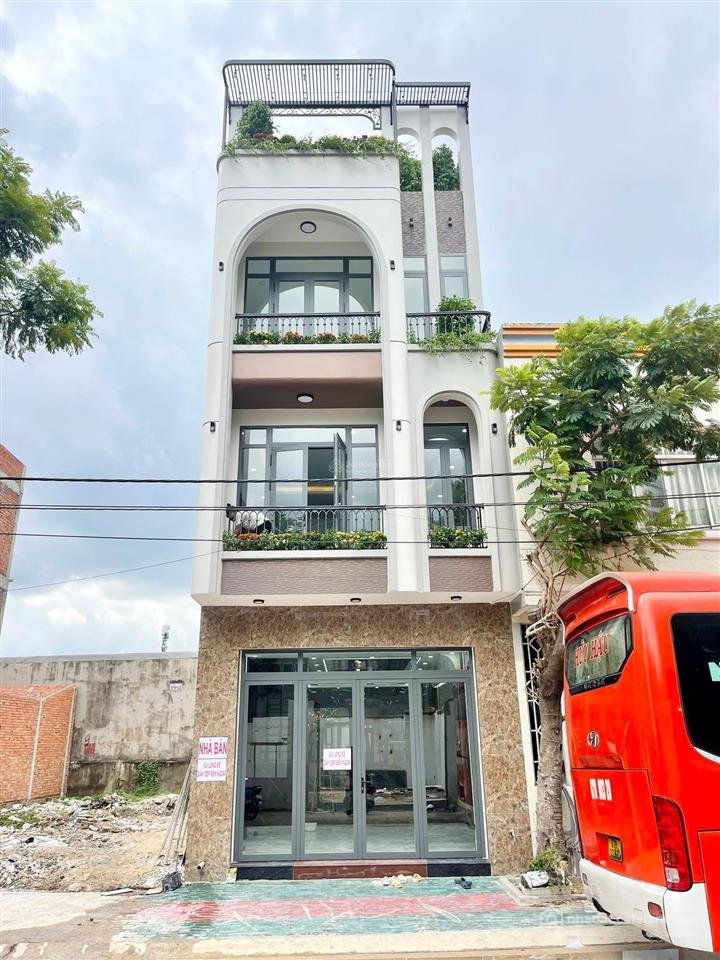 Bán nhà riêng: Nhà mới xây 4,7x15m trục chính kdc lộc phát. kinh doanh đa ngành.