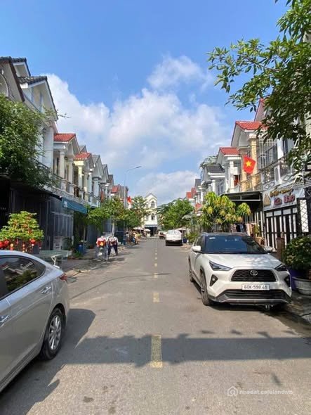 Bán nhà riêng: Bán nhà KDC Phú Hồng Thịnh 8 Thuận An- Bình Dương