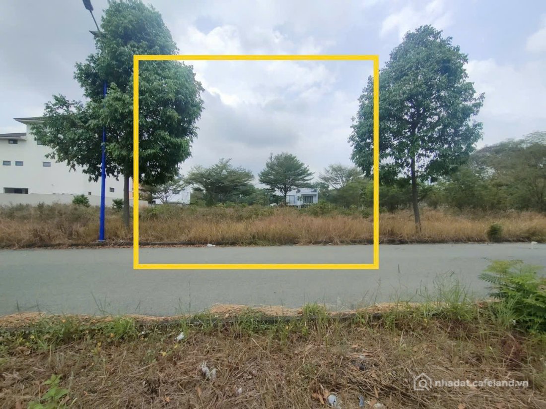 Bán đất thổ cư: Siêu Ngộp 300m2 Lô biệt thự KDC Bình Nguyên Dĩ An giảm 3 tỷ còn 