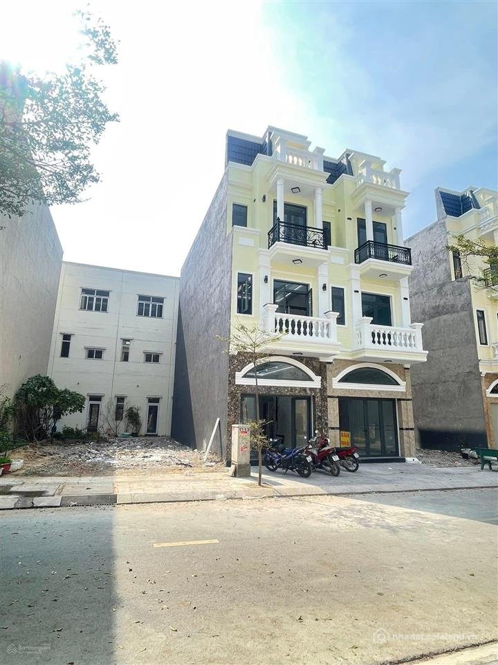 Bán nhà riêng: Nhà phố hoàn công kdc icon central gần chợ thông dụng, phường tân