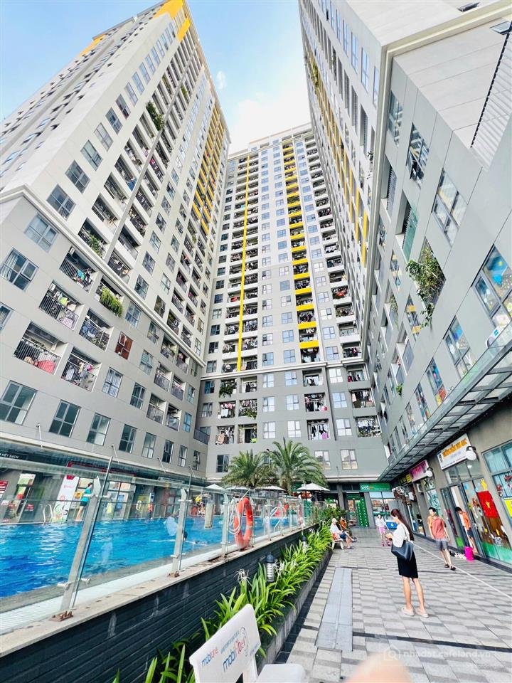 Bán căn hộ chung cư: Bcons green view góc 2pn giá 2,25 tỷ bao thuế phí sát làng 