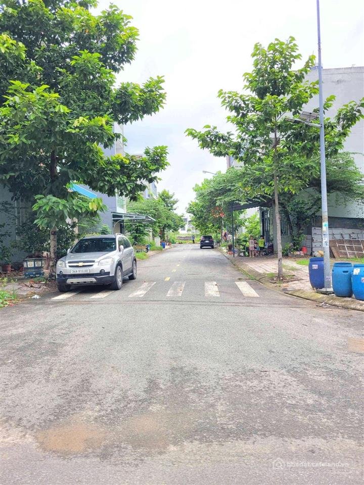 Bán đất thổ cư: Bán nhanh lô góc kdc phú hồng thịnh 6 chỉ 5 tỉ lô góc xây nhà cự