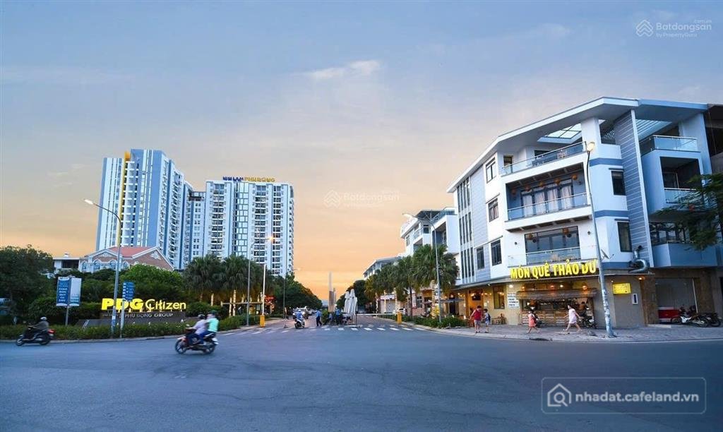 Bán nhà riêng: Bán nhà phố him lam phú đông sổ hồng 1 trệt 2 lầu 90m² (5x18,5m) 