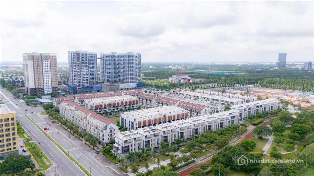 Bán nhà riêng: Bán nhà phố 5 tầng, khu compound midori park, 20% ký hđmb, đủ 95%