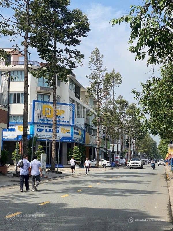 Bán nhà riêng: Bán shophouse 4pn, 6wc, 105m2 giá tốt tại huỳnh thúc kháng, phườn