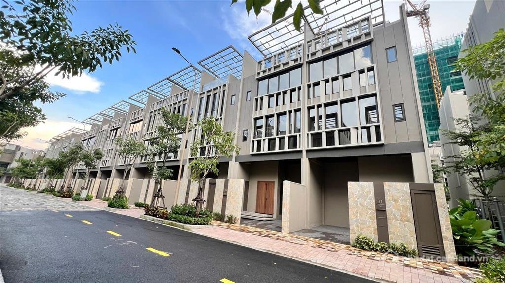 Bán nhà riêng: Bán nhà phố terrace house khu biệt thự the orchard. giá 11,5 tỷ
