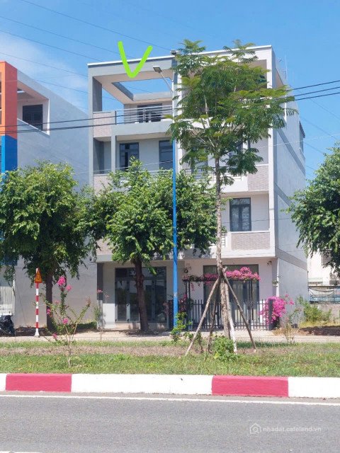 Bán nhà riêng: Bán Nhà 1 Trệt 2 Lầu Mặt Tiền Đường Nam Kỳ Khởi Nghĩa, Sát Bên ĐH