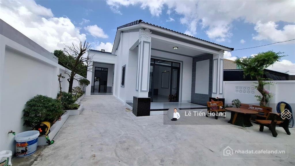 Bán nhà riêng: Bán nhà sân vườn mini full thổ cư 240m2 |3.99 tỷ| đường nhựa trườ