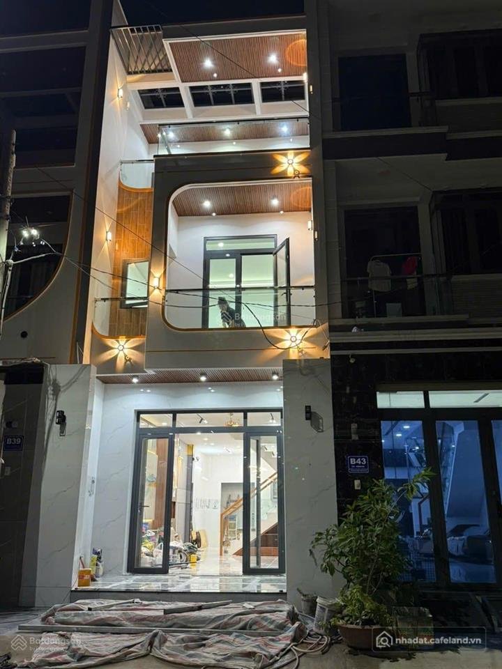 Bán nhà riêng: Bán nhà 3 phòng ngủ khu dân cư hoàng hoa long hậu.