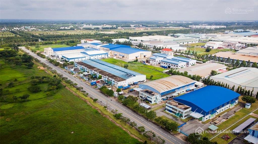 Bán đất thổ cư: Bán đất 1ha góc hai mặt tiền trong khu công nghiệp long hậu 3, c
