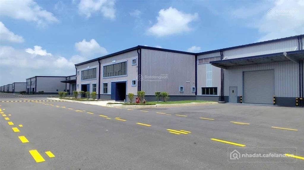 Bán kho, nhà xưởng: Bán 16.000m2 kho xưởng khu công nghiệp hoà bình