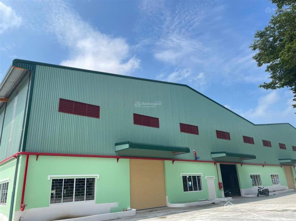 Bán kho, nhà xưởng: Bán 8400m2 kho xưởng khu công nghiệp hoà bình