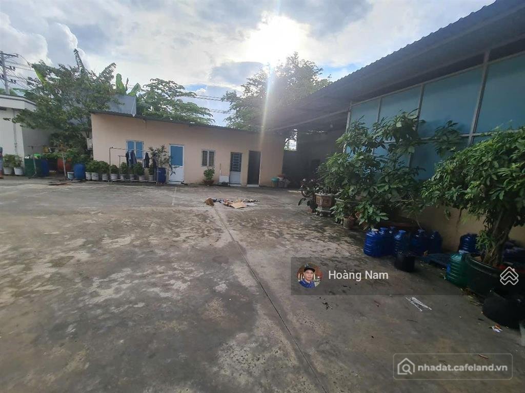 Bán kho, nhà xưởng: Bán xưởng 5300m2 ngoài kcn bến lức. pháp lý chuẩn. giá tốt