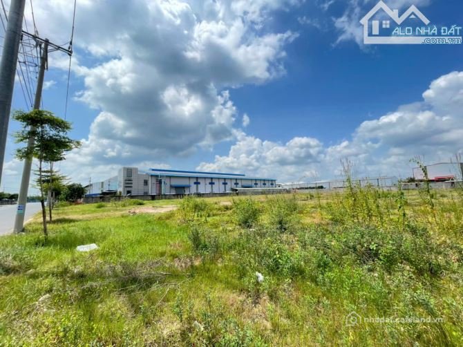 Bán kho, nhà xưởng: BÁN ĐẤT SKC 3500m2 KHU CÔNG NGHIỆP NAM THUẬN – ĐỨC HÒA, LONG