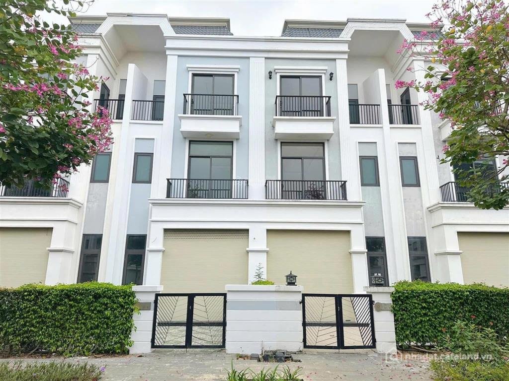 Bán nhà riêng: Chủ ngộp cần bán gấp căn nhà phố 1 trệt, 2 lầu. 75m2 ở khu đô thị