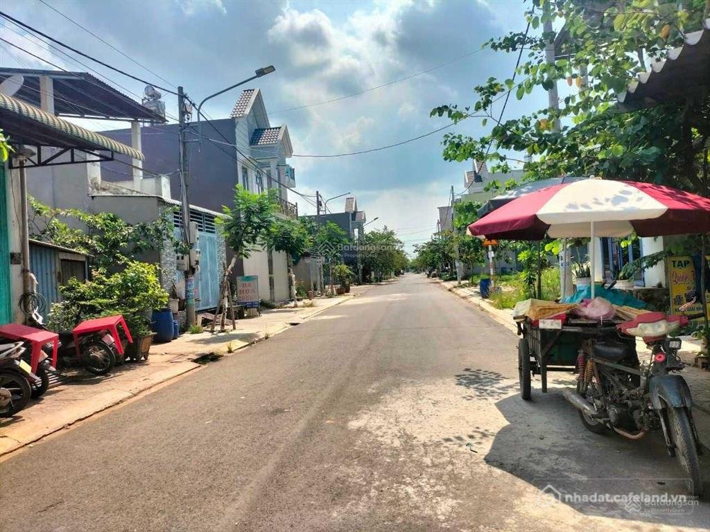 Bán đất thổ cư: Bán đất đức hoà xã mỹ hạnh nam khu dân cư xuyên á dt 5x16m, shr 