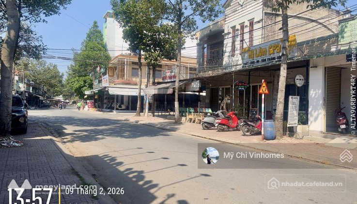 Bán nhà riêng: Bán nhà gần chợ Hậu Nghĩa Sổ hồng riêng Cách Vinhomes Green City 