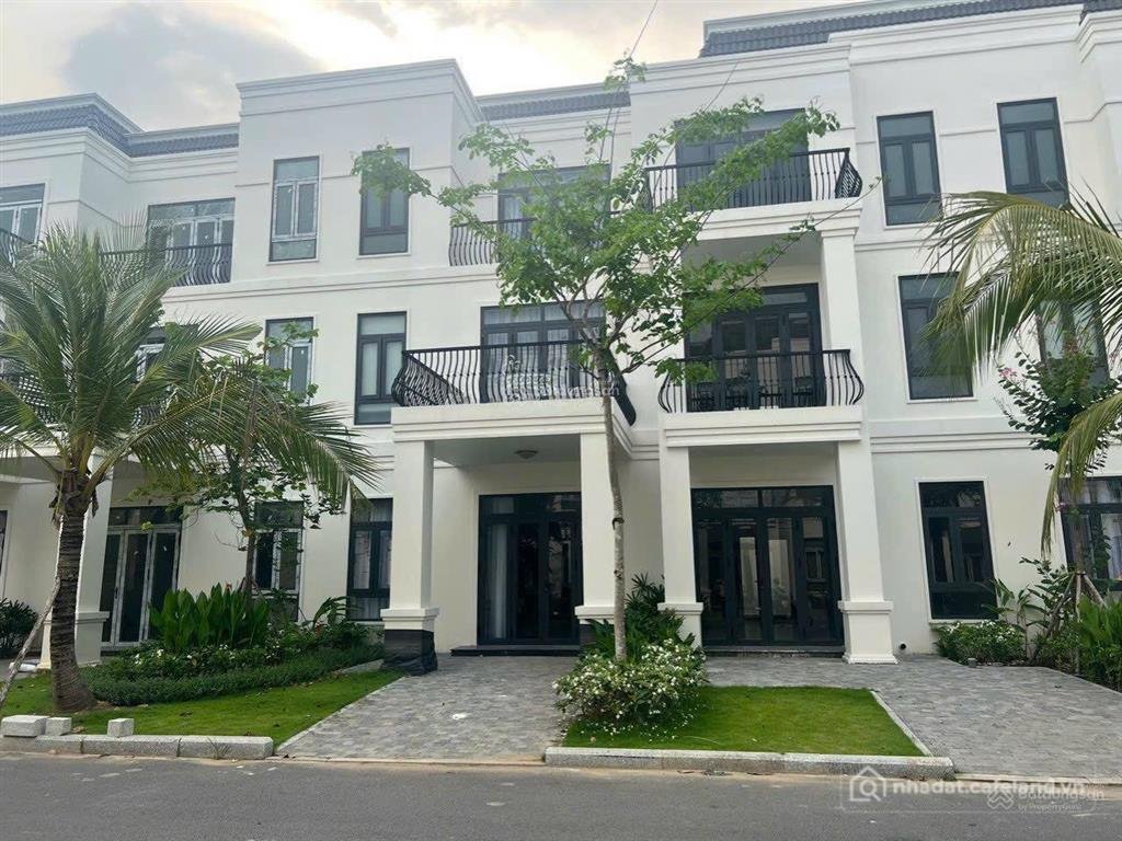 Bán nhà riêng: Hàng hiếm bán nhà biệt thự tại west lakes golf & villas, giá 2,63