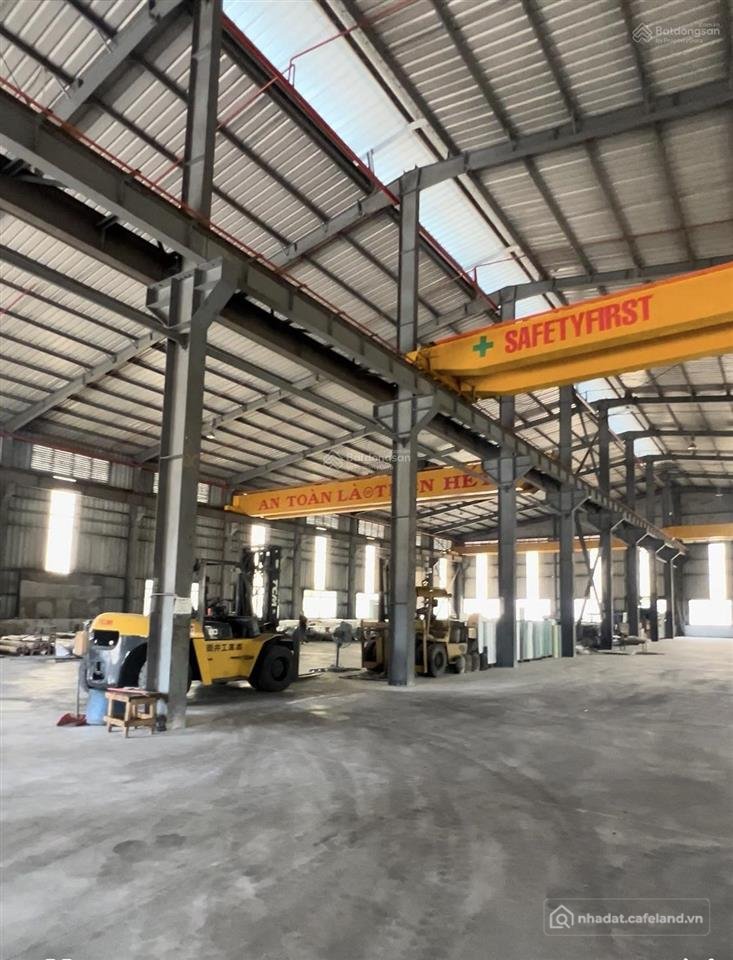 Bán kho, nhà xưởng: Bán xưởng 5000m. khu công nghiệp tân đức. đức hoà. long an